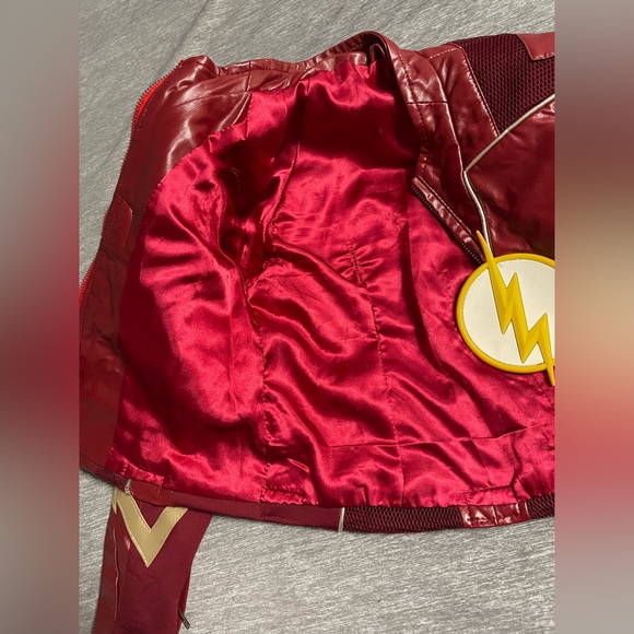 Tailor made Flash costume - Picture 6 of 9